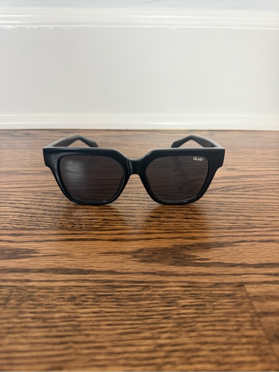 Quay Australia Accessories - Quay Australia Black Square Sunglasses with Dark Lenses